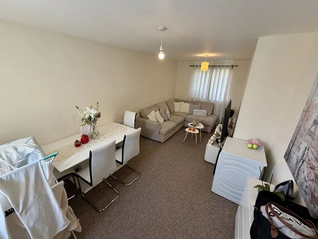 Lily Close, Burton Latimer, NN15, photo 2