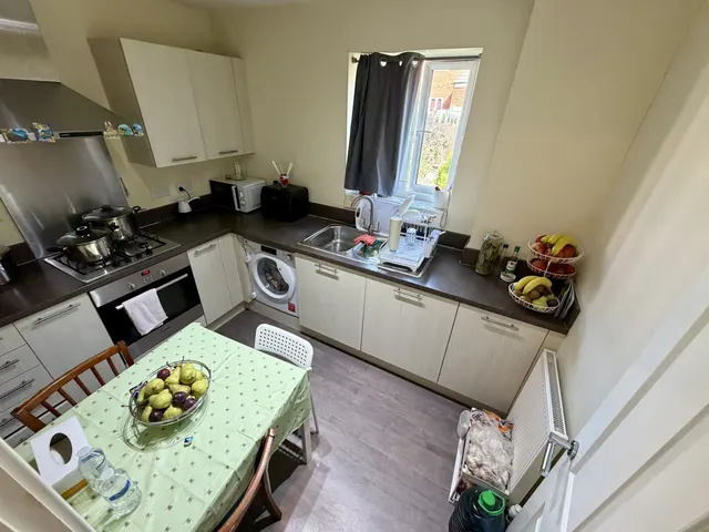 Lily Close, Burton Latimer, NN15, photo 3