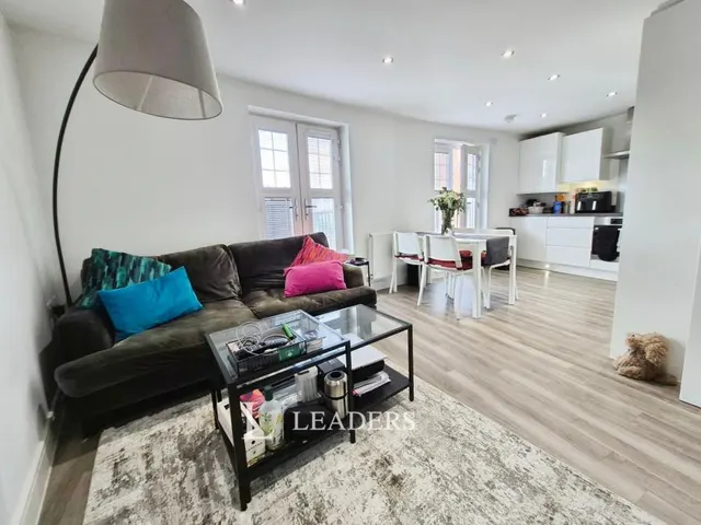 Summerlin Drive, Woburn Sands, MK17, photo 2