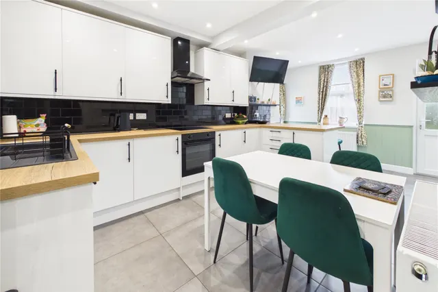 Turnpike Road, Newbury, RG14, photo 2