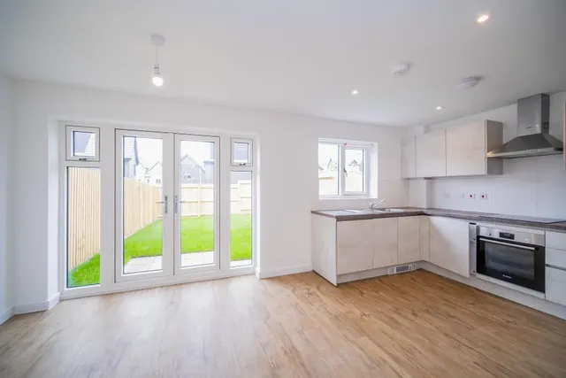 Hailwood Avenue, Crowthorne, RG45, photo 2