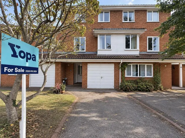 Spencer Road, Twickenham, TW2, photo 1