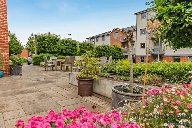 New Road, Basingstoke, RG21, photo 1