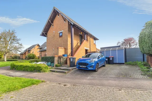 Elgar Grove, Browns Wood, Milton Keynes, photo 1