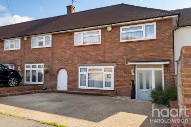 Aylsham Lane, Romford, RM3, photo 1