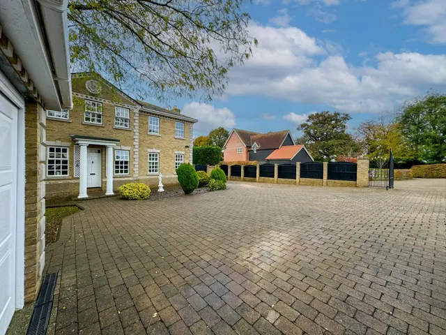 The Street, Ardleigh, photo 2