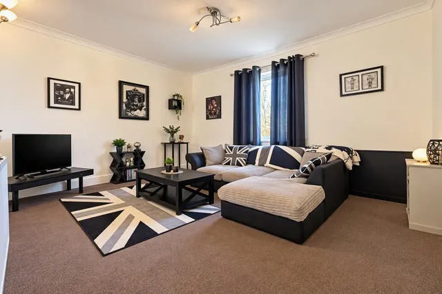 Whitworth Road, Gosport, PO12, photo 1