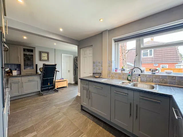 Severn View Road, Thornbury, BS35, photo 3