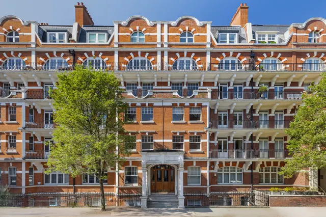 Photo 2 — Drayton Gardens, Chelsea, London