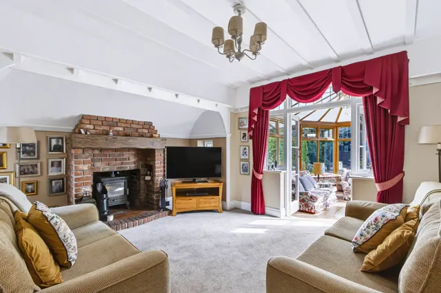 Photo 2 — Marlfield Road, Grappenhall, Warrington, Warrington, WA4 2JT