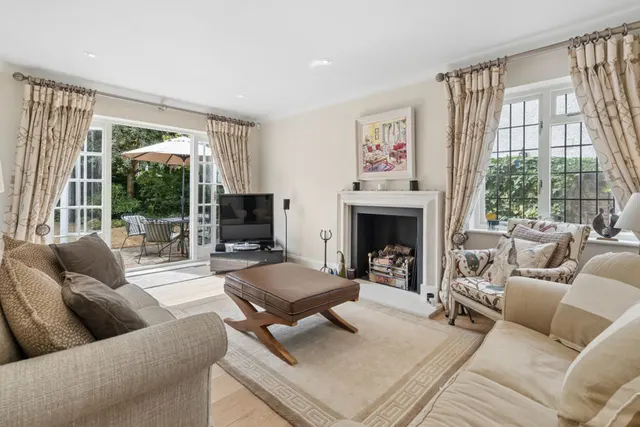 Photo 2 — Kings Lane, Cookham Dean SL6 9AY