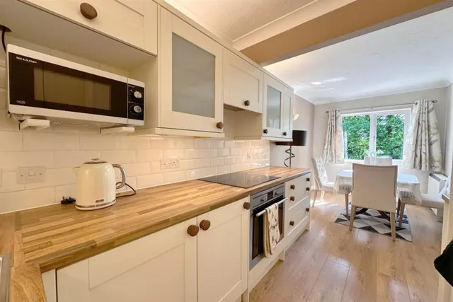 Woburn Court, Stockport, photo 3