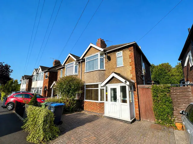 Slade Road, Rugby, CV21 3AD, photo 1