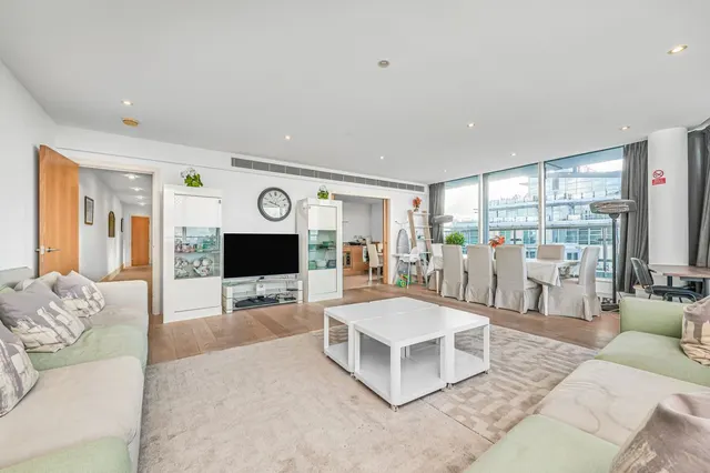 Juniper Drive, London, SW18, photo 3