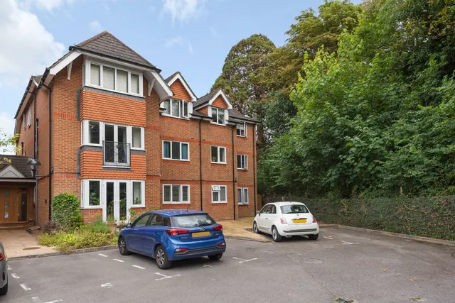 Stoke Road, Guildford, GU1, photo 1