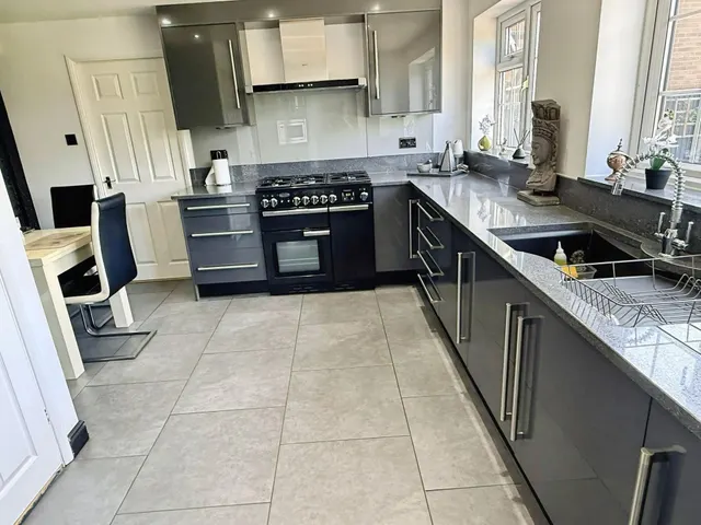 Ledbury Close, Oadby, LE2, photo 3