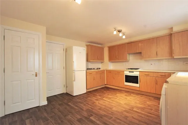 Chamberlayne Avenue, Wembley, HA9, photo 3