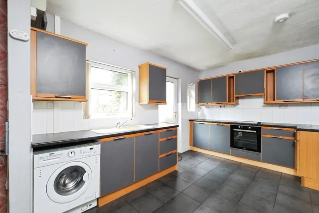 Photo 2 — Anderson Crescent, Beeston, Nottingham, Nottinghamshire, NG9