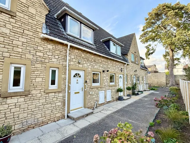 Boston Spa ~ Hall Mews, LS23, photo 1