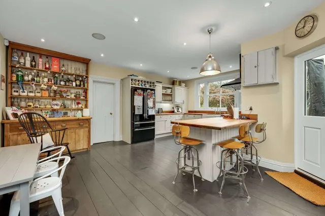 Kent Road, East Molesey, KT8, photo 1