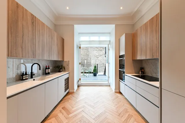 Photo 2 — Roland Gardens, Chelsea, South Kensington, London, SW7 3PL