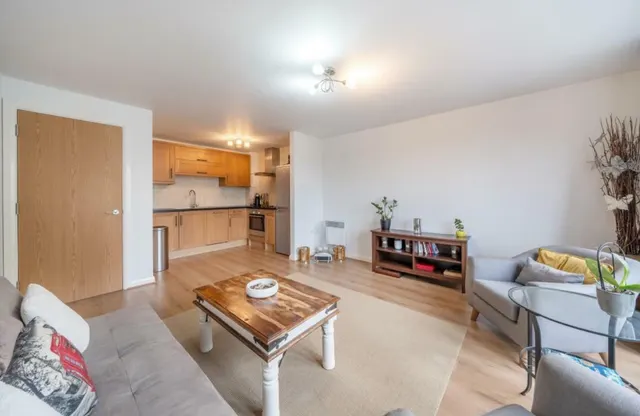 Wexham Road, Slough, SL1, photo 2