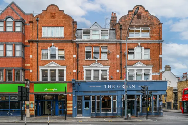 Flat 2a, 172-174 Uxbridge Road, London, photo 1