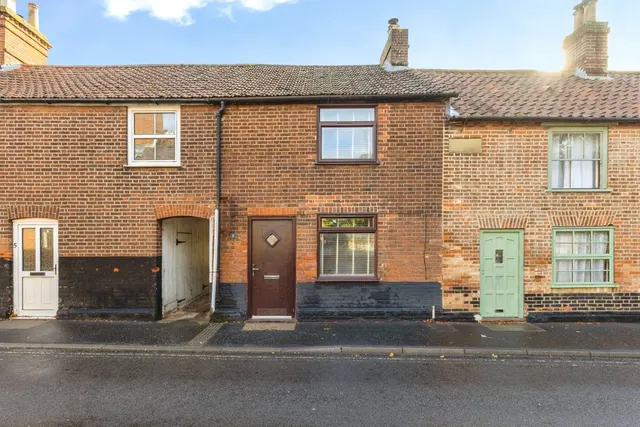 Avenue Road, Wymondham, NR18, photo 1