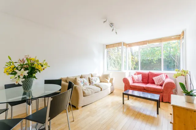 15 Meadow Road, London, photo 1