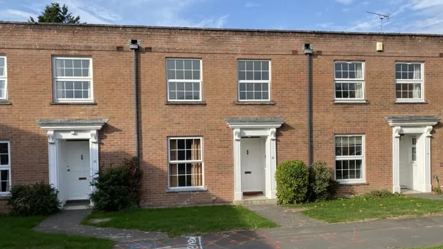 Wykeham Place, Lymington, SO41, photo 1