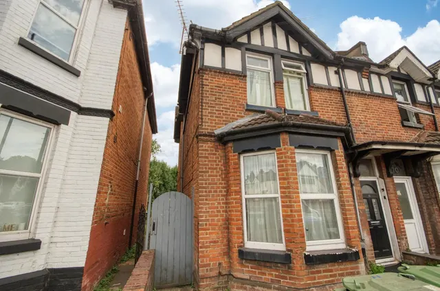 Bitterne Road West, Bitterne, Southampton, SO18 1AP, photo 1