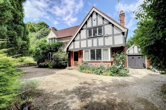 Amersham Road, High Wycombe, HP15, photo 3