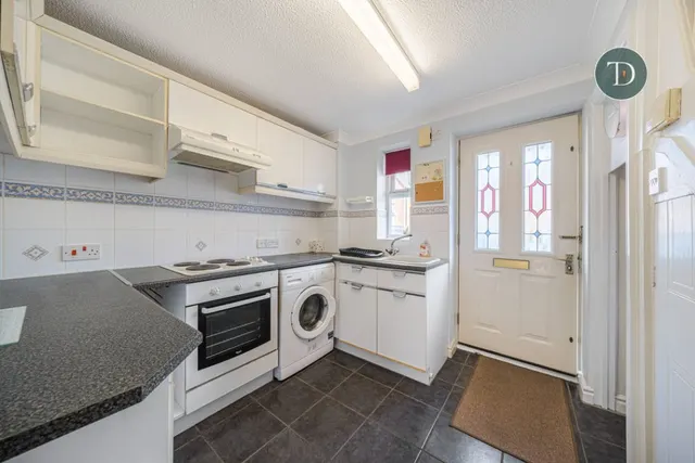 Photo 3 — Redwood Drive, Elton, CH2 4RT