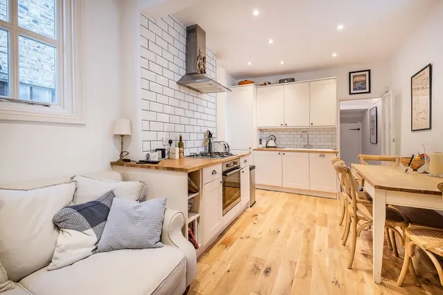 Photo 2 — Radbourne Road, SW12