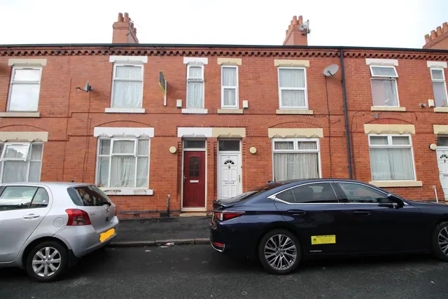 3 bedroom house — Lytton Avenue, Manchester, M8 0SQ