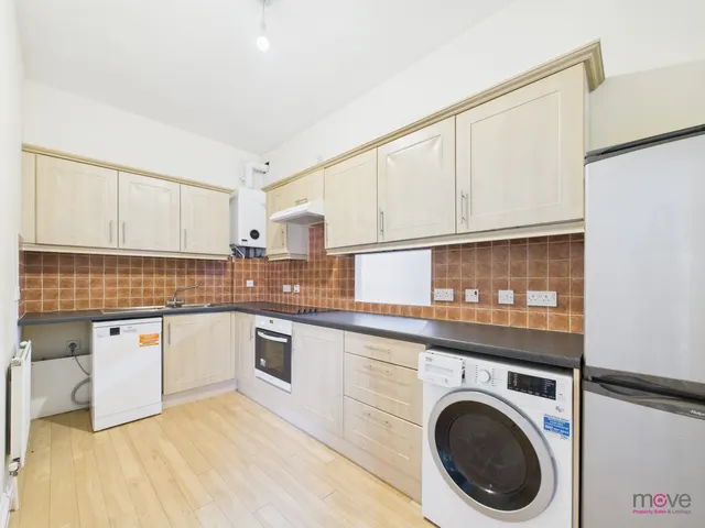 Photo 2 — Flat 1, 37 Selkirk Street, Cheltenham, GL52 2HJ