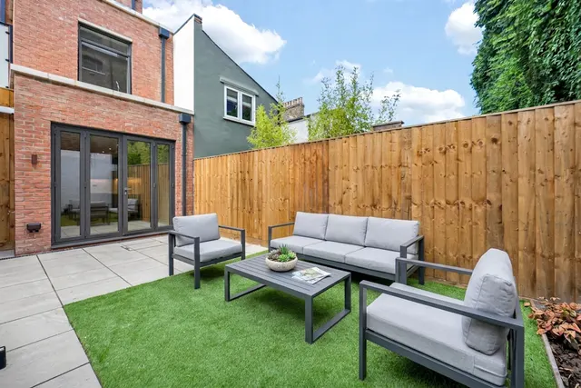 Morris Road, London, E14, photo 1