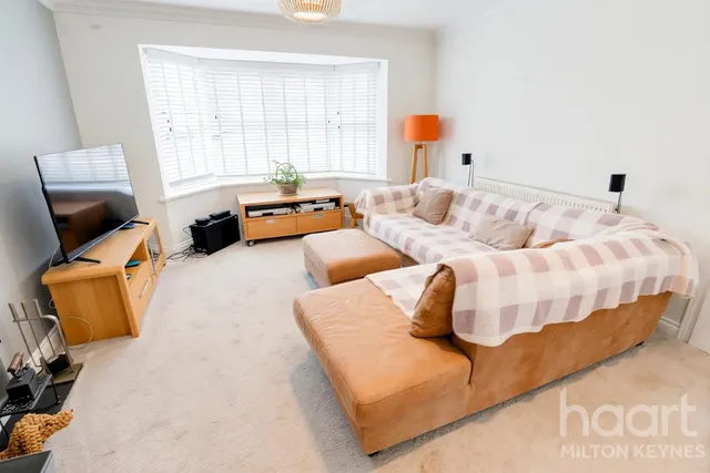 Bowland Drive, MK4, photo 3