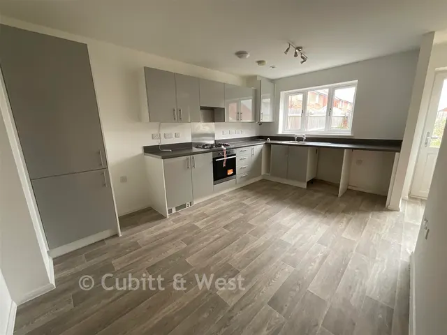 Knight Gardens, Arundel, BN18, photo 3