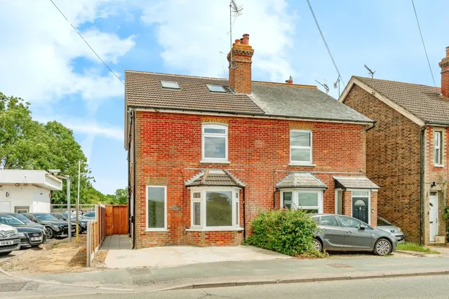 Eastbourne Road, Blindley Heath, Lingfield, photo 1