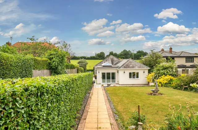 Gascoigne Lane, Ropley, SO24, photo 1