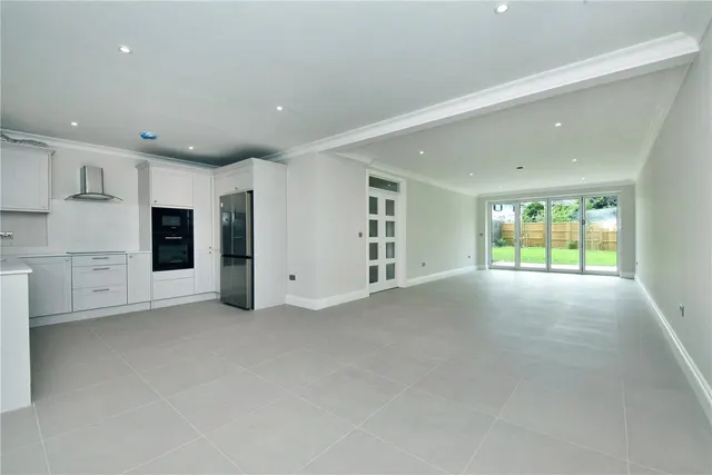 Photo 2 — Holly Oak Close, Cheam, Sutton, SM2