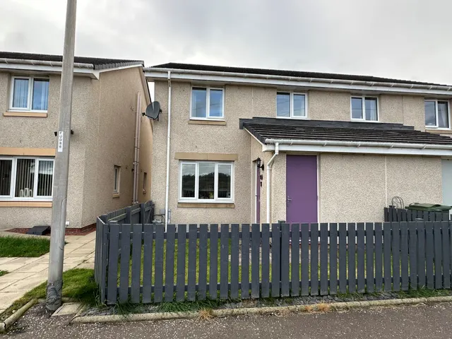 Kings Seat Place, Maddiston, photo 1