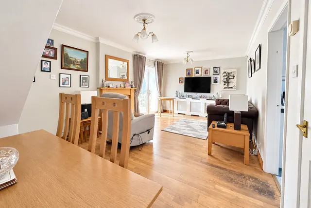 Headington Road, Saughall Massie, CH49, photo 3