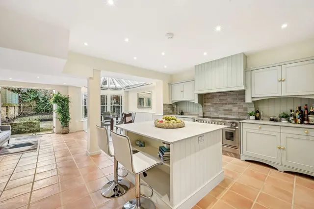 Photo 2 — Walham Grove, London, SW6 1QR