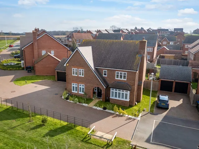 Elyward Drive, Radford Semele Leamington Spa, CV31, photo 1
