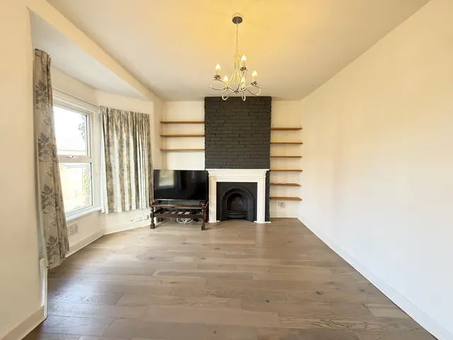 Vicarage Lane, Stratford, E15, photo 3