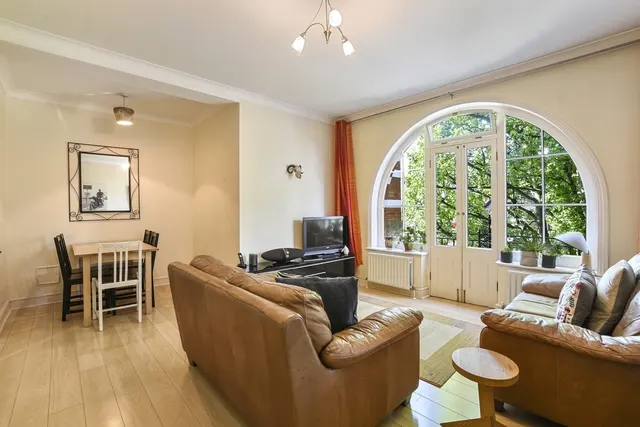 Exeter Road, London, NW2, photo 1