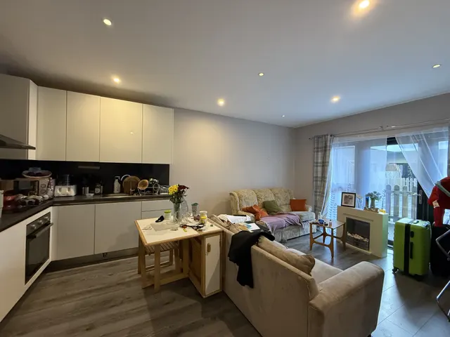 Quilters Way, Stoke Mandeville, HP22, photo 2