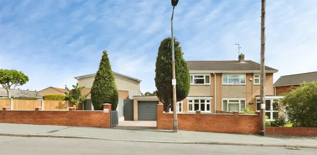 Stirling Avenue, Bawtry, DONCASTER, photo 1